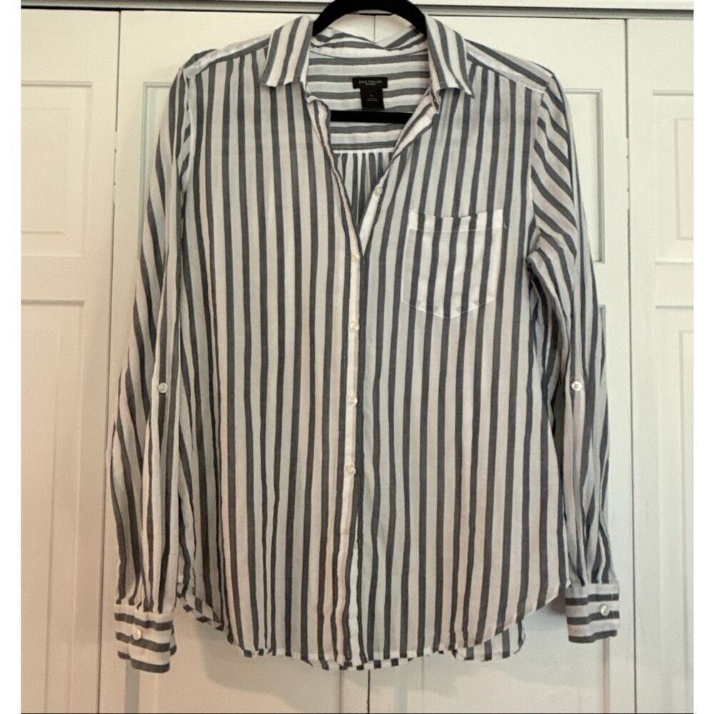 Ann Taylor factory blue striped cotton button down M - Picture 3 of 10